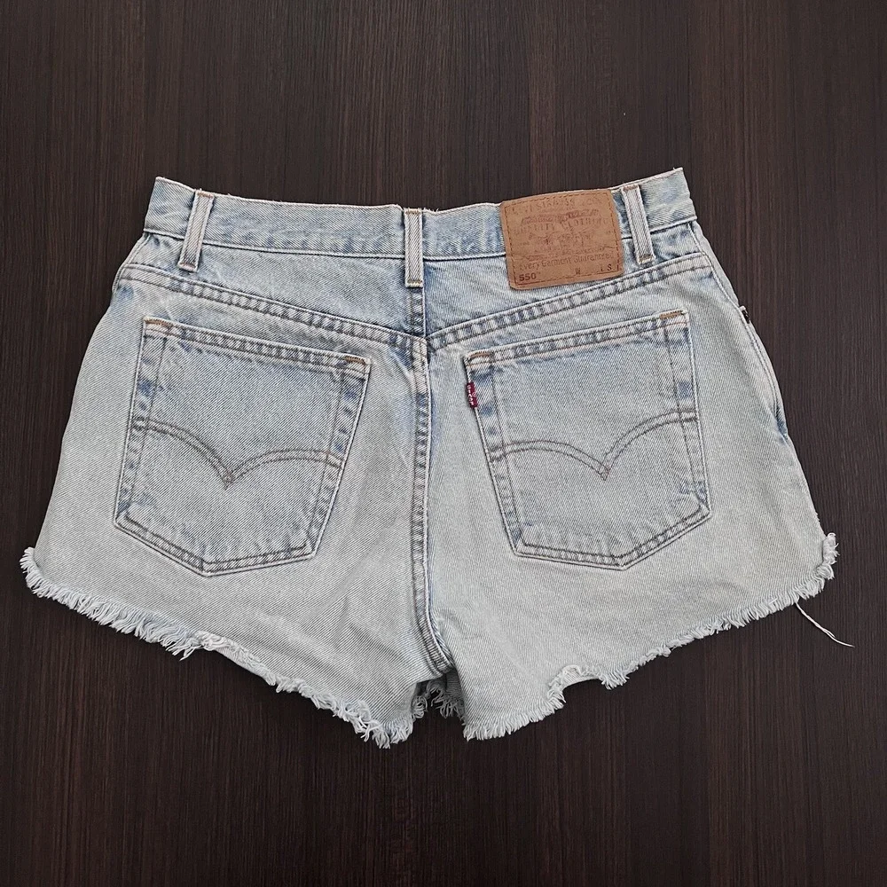 Vintage Women's Levi's 550 relaxed cutoff denim shorts size 11 jr. - Mexico